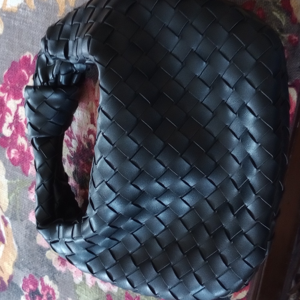 Woman's Soft Leather Woven Handbag as seen on Etsy. Brand New Beautiful.10 1/2x6